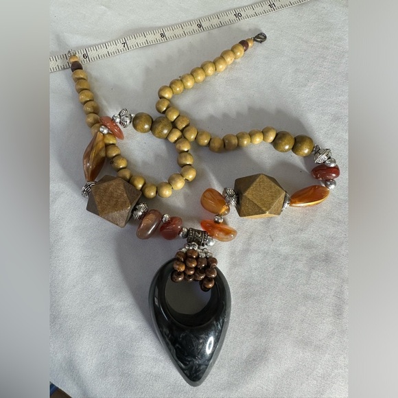Chunky ethnic vibe statement medallion necklace - Picture 3 of 6